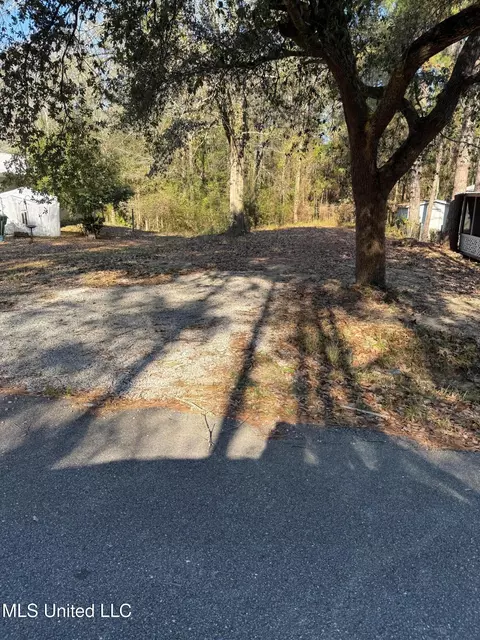 10751 Lilinoe Way, Diamondhead, MS 39525