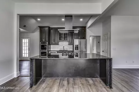 Kitchen - 101 Hayfield Pl, Madison, MS 39110 photo 4 of 8