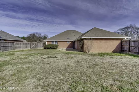 Exterior - 101 Hayfield Pl, Madison, MS 39110 photo 10 of 13