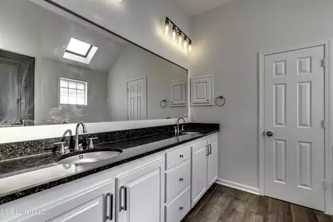 Bath - 101 Hayfield Pl, Madison, MS 39110 photo 3 of 6
