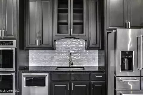 Kitchen - 101 Hayfield Pl, Madison, MS 39110 photo 8 of 8