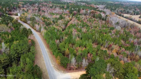 7 County Road 3122, Mccool, MS 39108