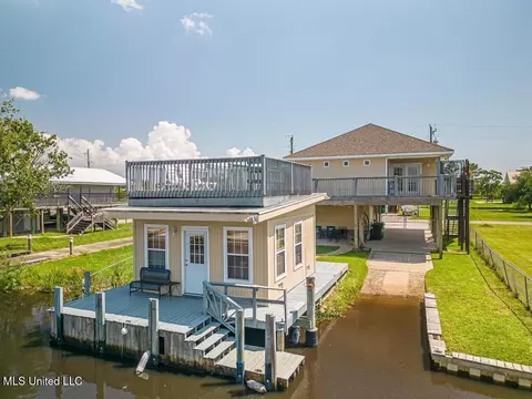 5076 Utah St, Bay Saint Louis, MS 39520