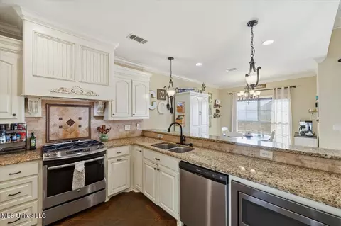 Kitchen - 404 Winterfield Way, Brandon, MS 39042 photo 3 of 3