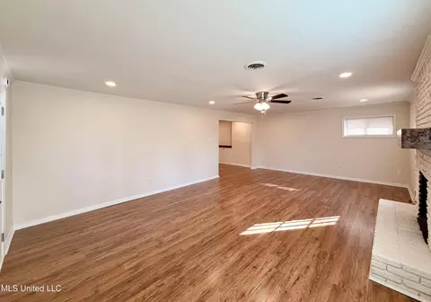 Living - 1406 Post Rd, Clinton, MS 39056 photo 8 of 10