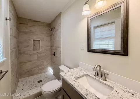 Bath - 1406 Post Rd, Clinton, MS 39056 photo 1 of 5