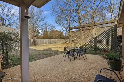 Exterior - 300 White Oak Dr, Brandon, MS 39047 photo 4 of 7