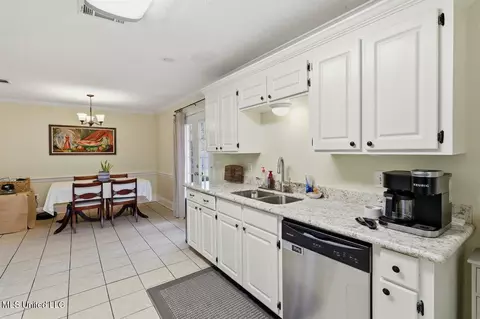 Other - 300 White Oak Dr, Brandon, MS 39047 photo 6 of 8