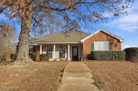 300 White Oak Dr, Brandon, MS 39047