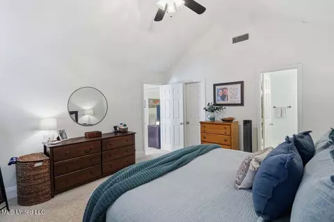 Bedroom - 300 White Oak Dr, Brandon, MS 39047 photo 2 of 4