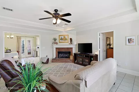 Living - 300 White Oak Dr, Brandon, MS 39047 photo 1 of 1
