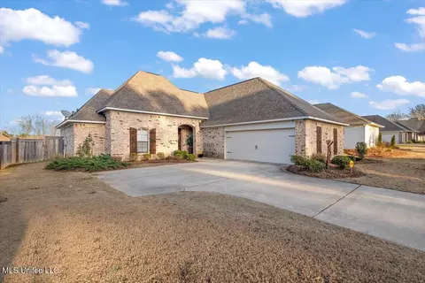 137 Hampton Rdg, Madison, MS 39110
