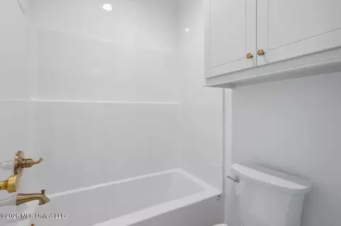 Bath - 515 Portner Way, Canton, MS 39046 photo 4 of 5
