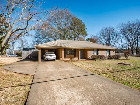 101 Boyles St, Batesville, MS 38606