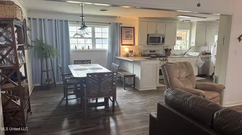 Dining - 415 Townsend Rd, Forest, MS 39074 photo 1 of 2