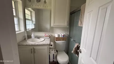 Bath - 415 Townsend Rd, Forest, MS 39074 photo 2 of 2