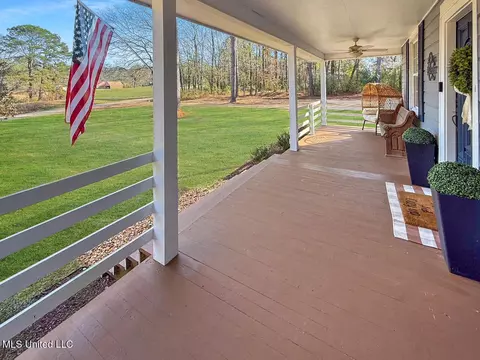 Exterior - 1053 Johnston Station Rd, Summit, MS 39666 photo 2 of 9