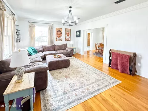 Living - 1053 Johnston Station Rd, Summit, MS 39666 photo 1 of 2