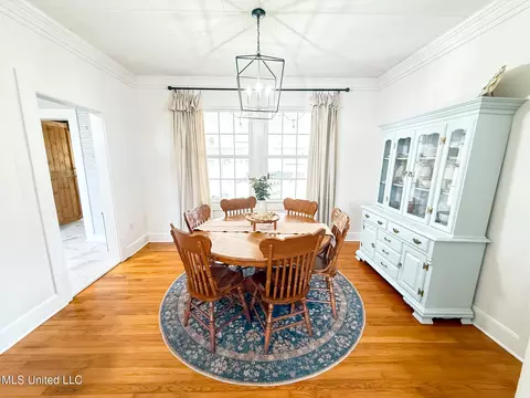 Dining - 1053 Johnston Station Rd, Summit, MS 39666 photo 1 of 2