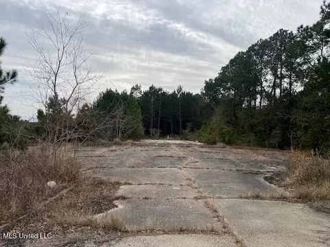 6271 Lower Bay Rd, Bay Saint Louis, MS 39520