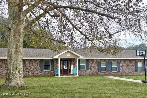 1352 Rock Ranch Rd, Carriere, MS 39426