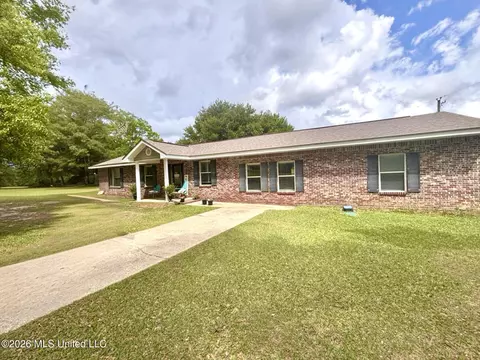 1352 Rock Ranch Rd, Carriere, MS 39426