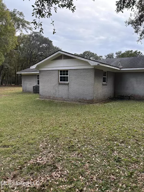 Exterior - 5809 Kings Rd, Moss Point, MS 39563 photo 6 of 7