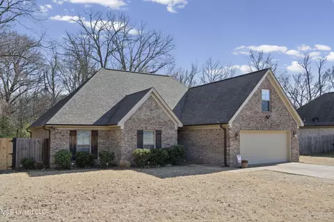 115 Fairway Dr, Senatobia, MS 38668