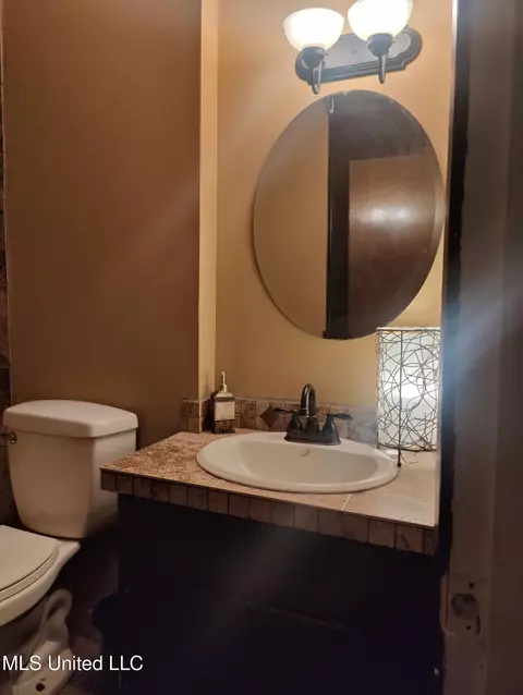Bath - 4790 Old Poplar Rd, Jackson, MS 39212 photo 3 of 5