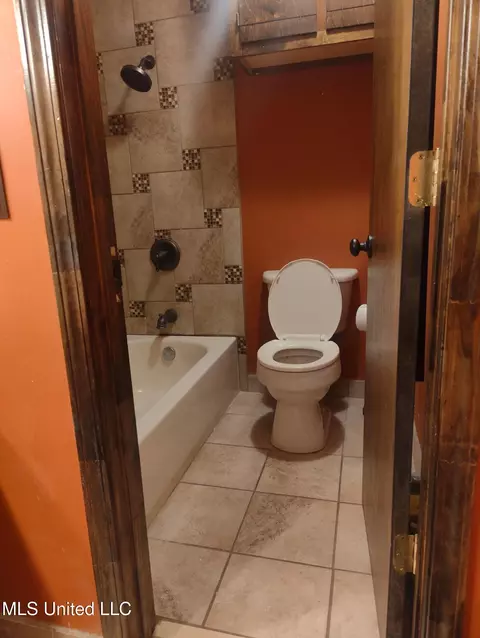 Bath - 4790 Old Poplar Rd, Jackson, MS 39212 photo 5 of 5