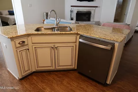 Kitchen - 16675 John Smith Rd, Vancleave, MS 39565 photo 3 of 3