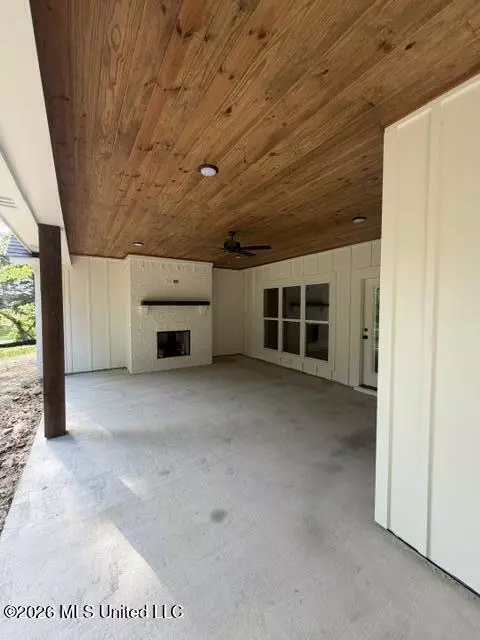 112 Cross Wind Dr, Flora, MS 39071
