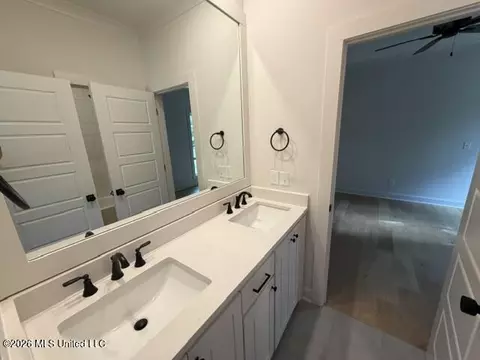 Bath - 112 Cross Wind Dr, Flora, MS 39071 photo 1 of 5