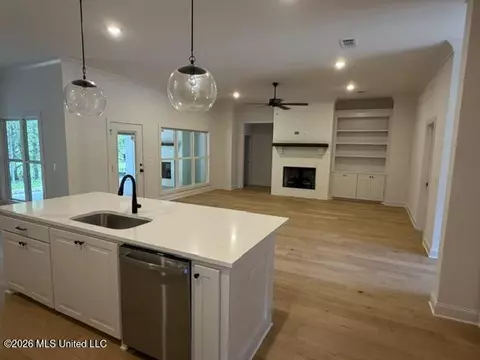Living - 112 Cross Wind Dr, Flora, MS 39071 photo 1 of 1