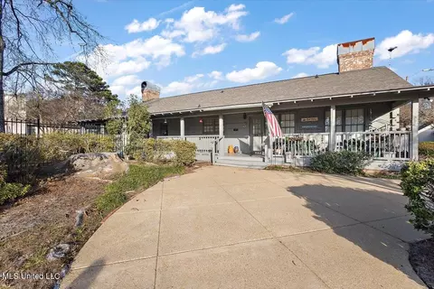 Exterior - 1042 Bayridge Dr, Jackson, MS 39211 photo 5 of 5