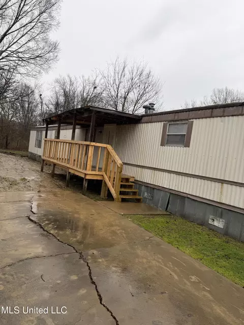 762 W Second St, Yazoo City, MS 39194