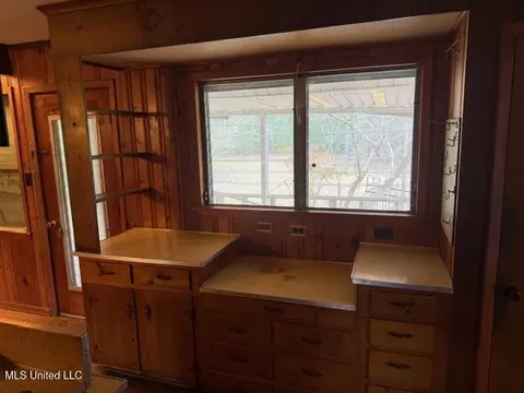 Kitchen - 105 E Sunset, Brandon, MS 39042 photo 3 of 5