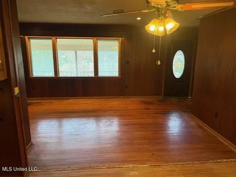Living - 105 E Sunset, Brandon, MS 39042 photo 1 of 5