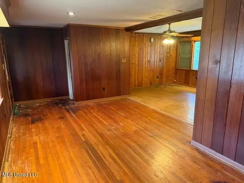 Living - 105 E Sunset, Brandon, MS 39042 photo 3 of 5