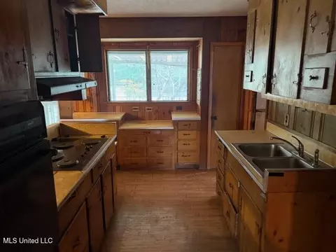 Kitchen - 105 E Sunset, Brandon, MS 39042 photo 5 of 5