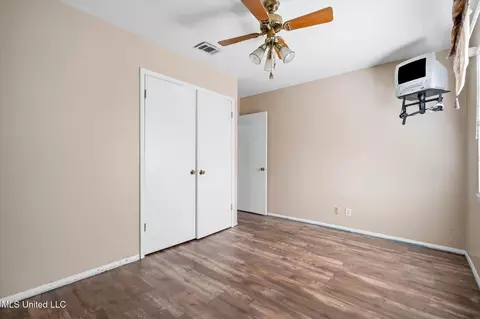 Bedroom - 2924 Dantzler St, Moss Point, MS 39563 photo 4 of 5