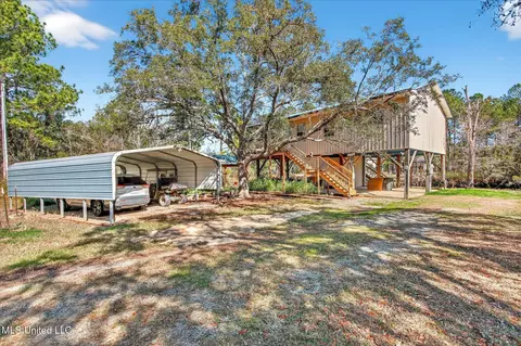 10008 Willow St, Bay Saint Louis, MS 39520