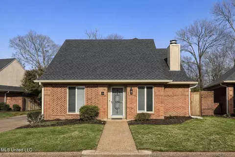 33 Autumn Woods Dr, Jackson, MS 39206