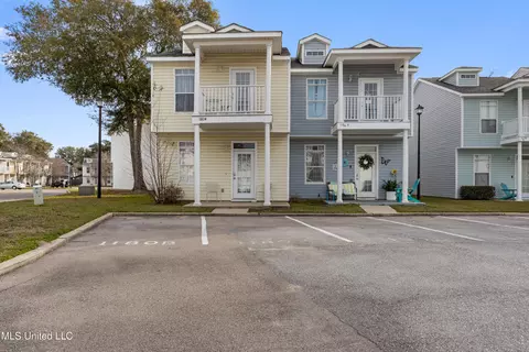 1180 Century Oaks Dr #A, Gulfport, MS 39507