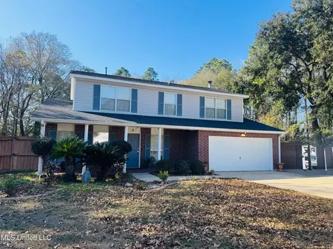 5 N Lakeview Dr, Ocean Springs, MS 39564
