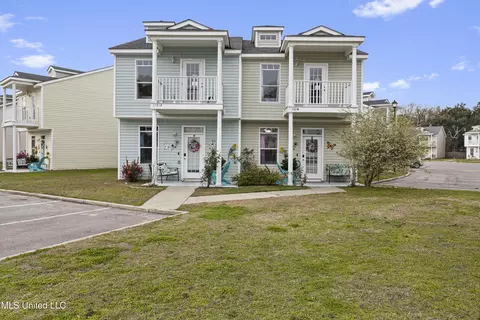 1181 Century Oaks Dr #A, Gulfport, MS 39507