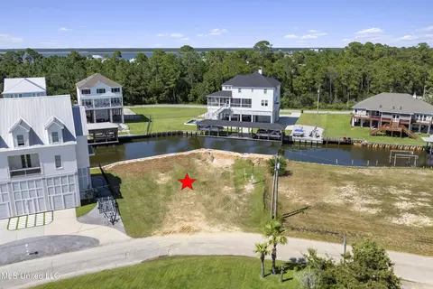104 Cedarwood Pt, Pass Christian, MS 39571