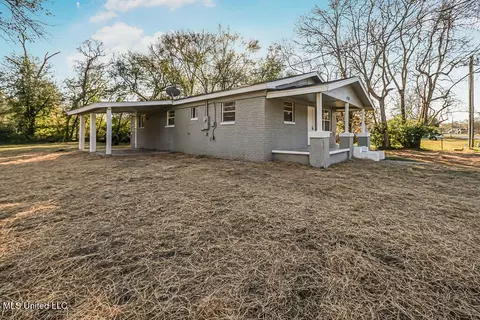 4718 Jackson Ave, Moss Point, MS 39563