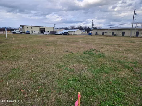 No Pearl Park Plaza, Pearl, MS 39208