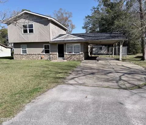 2002 Forrest St, Pascagoula, MS 39581